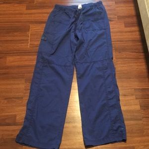 Womens Wonderwink cargo style scrub pants